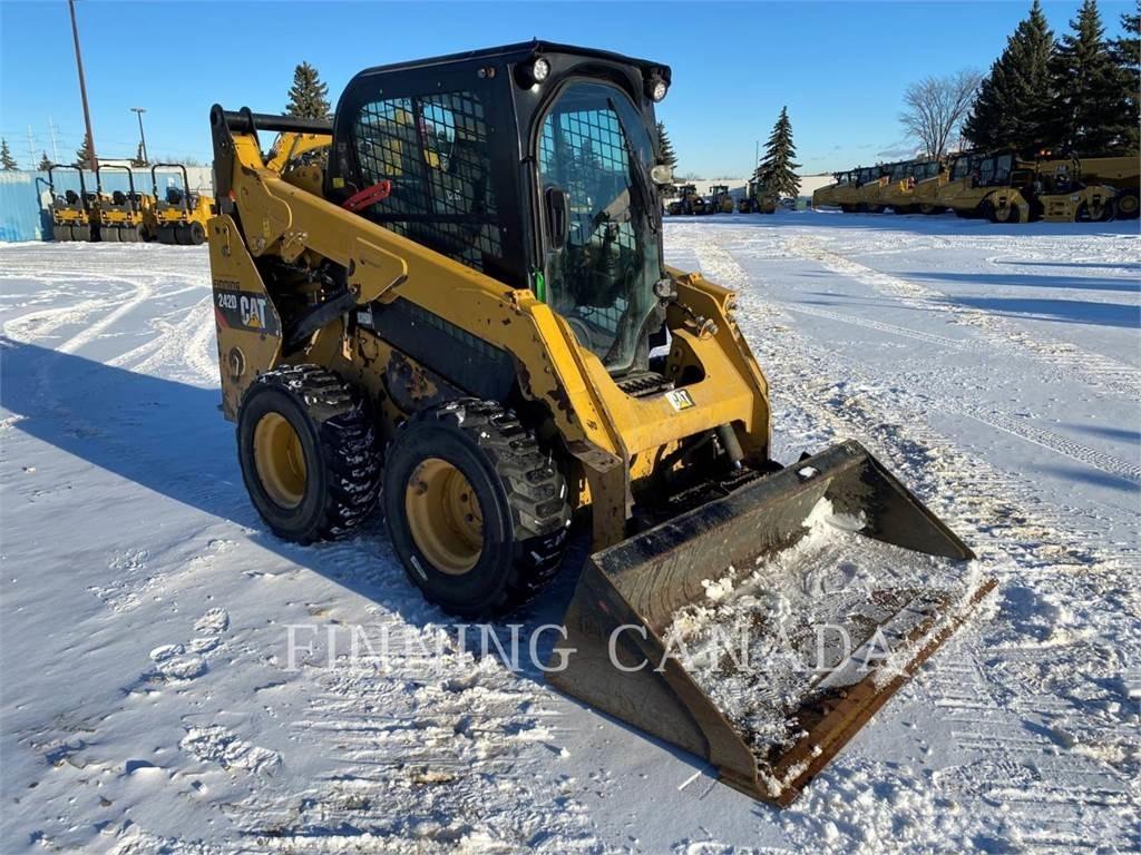 CAT 242D Liukuohjatut kuormaajat
