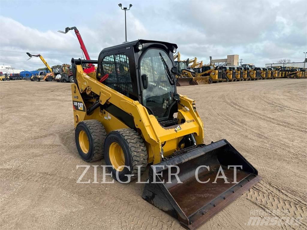 CAT 242D Liukuohjatut kuormaajat