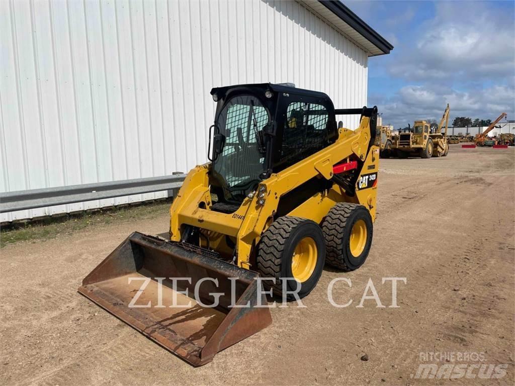 CAT 242D Liukuohjatut kuormaajat