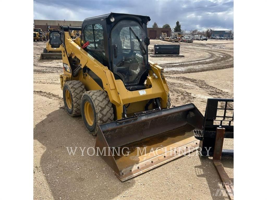 CAT 242D Liukuohjatut kuormaajat