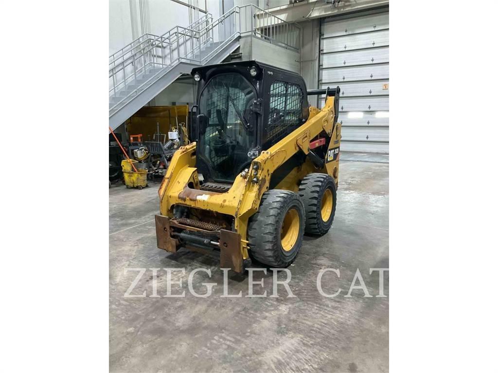CAT 242D Liukuohjatut kuormaajat