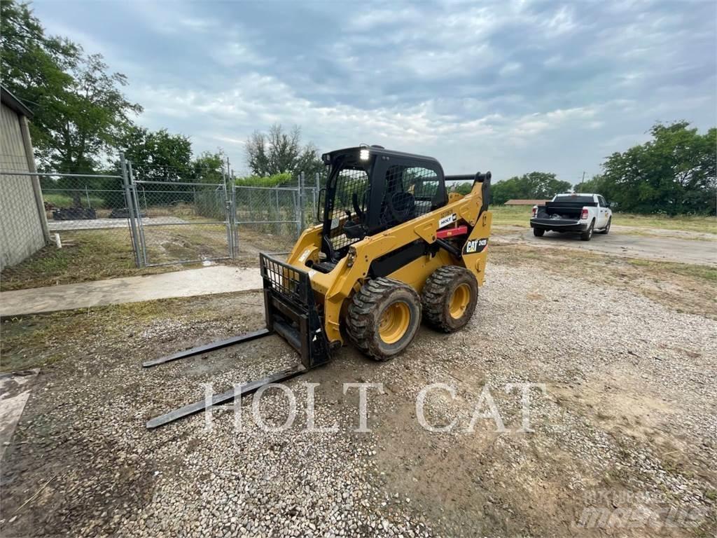 CAT 242D Liukuohjatut kuormaajat