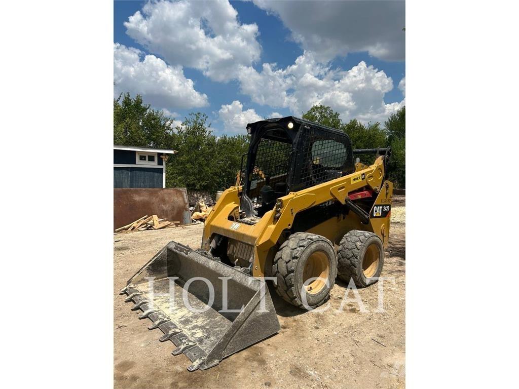 CAT 242D Liukuohjatut kuormaajat