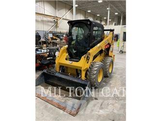 CAT 242D3 Liukuohjatut kuormaajat