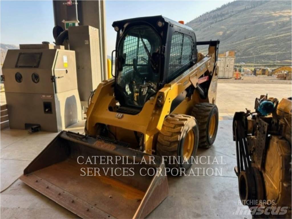 CAT 242D3 Liukuohjatut kuormaajat
