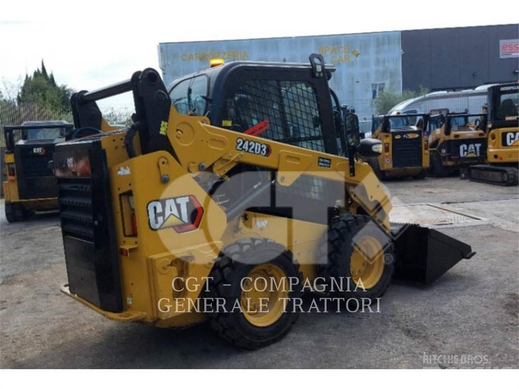 CAT 242D3 Liukuohjatut kuormaajat