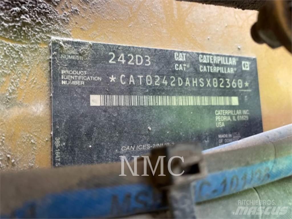 CAT 242D3 Liukuohjatut kuormaajat