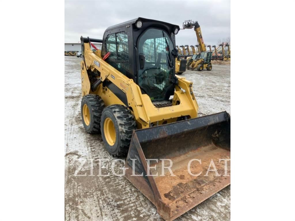 CAT 242D3 Liukuohjatut kuormaajat