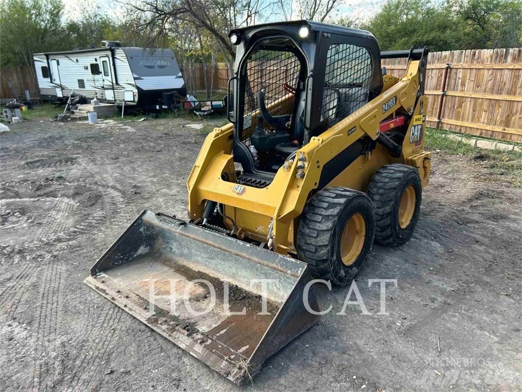 CAT 242D3 Liukuohjatut kuormaajat