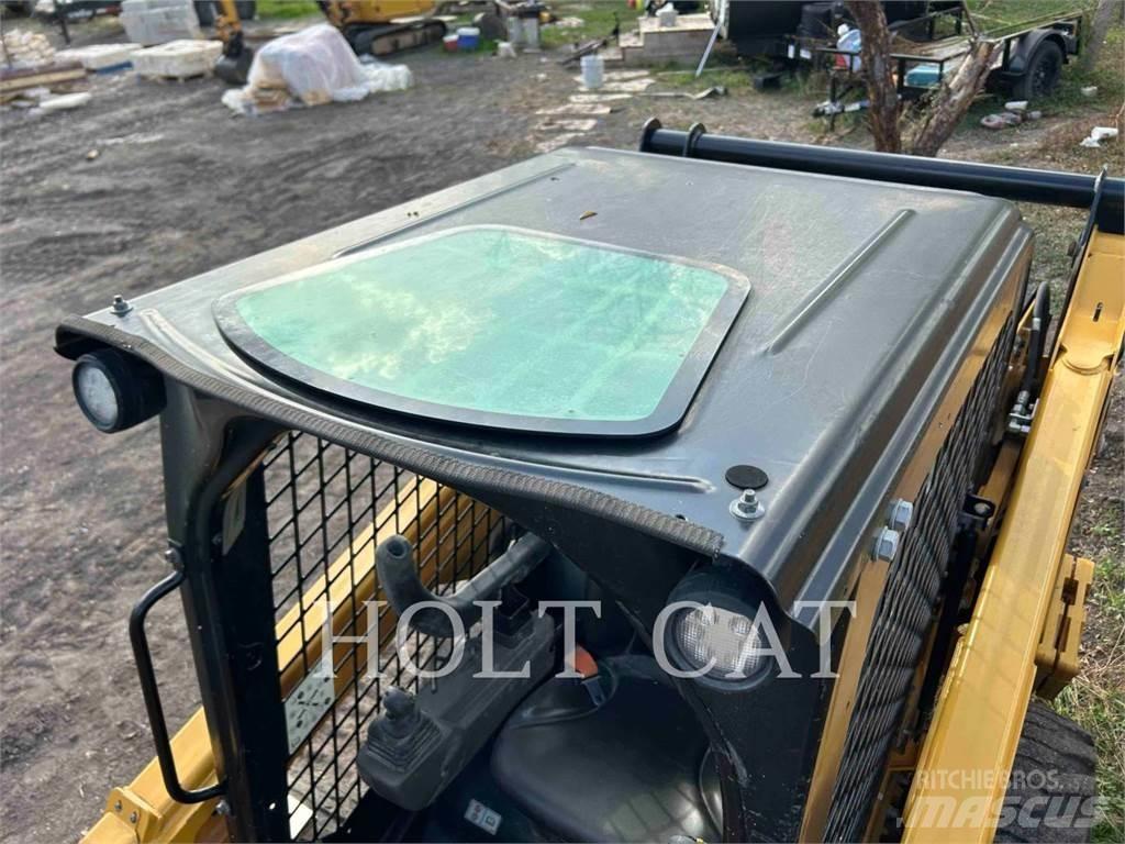 CAT 242D3 Liukuohjatut kuormaajat