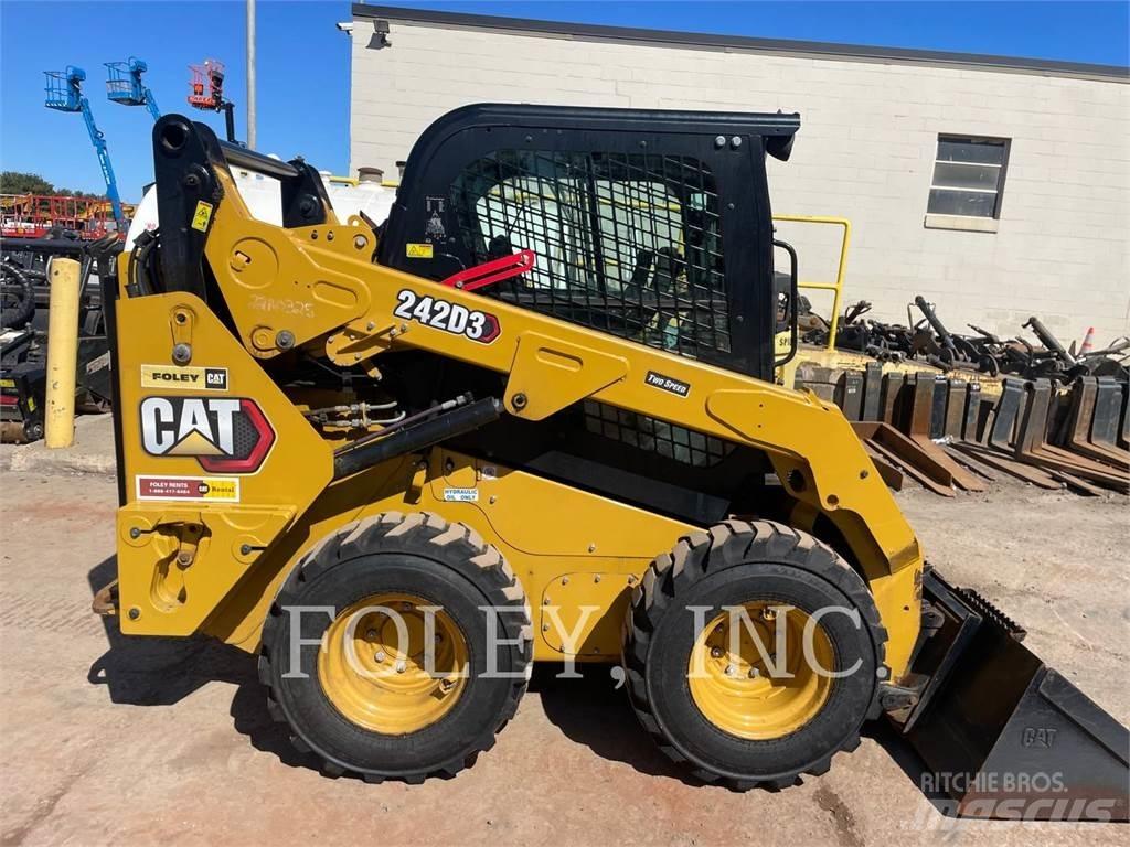 CAT 242D3 Liukuohjatut kuormaajat