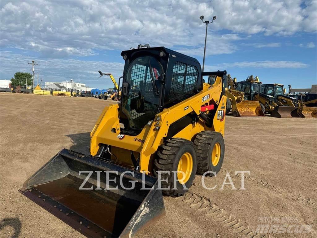 CAT 242D3 Liukuohjatut kuormaajat