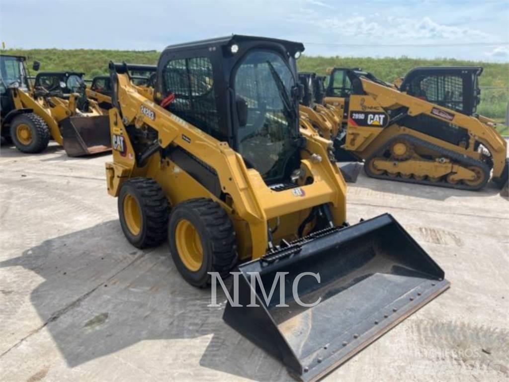 CAT 242D3 Liukuohjatut kuormaajat