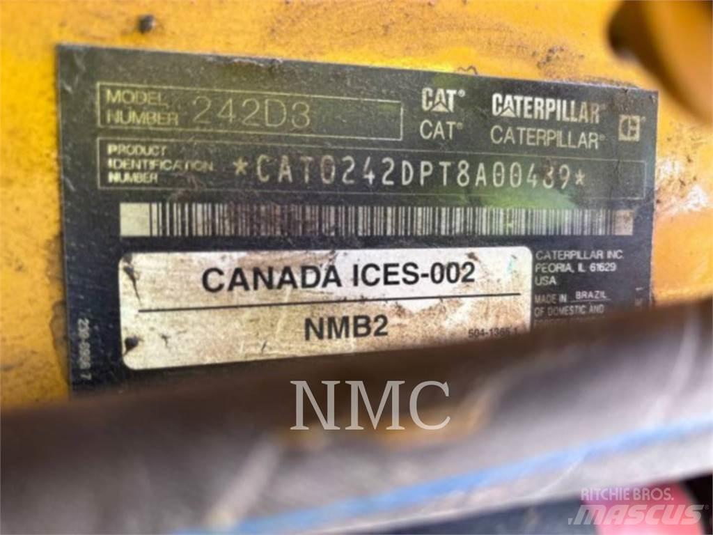 CAT 242D3 Liukuohjatut kuormaajat