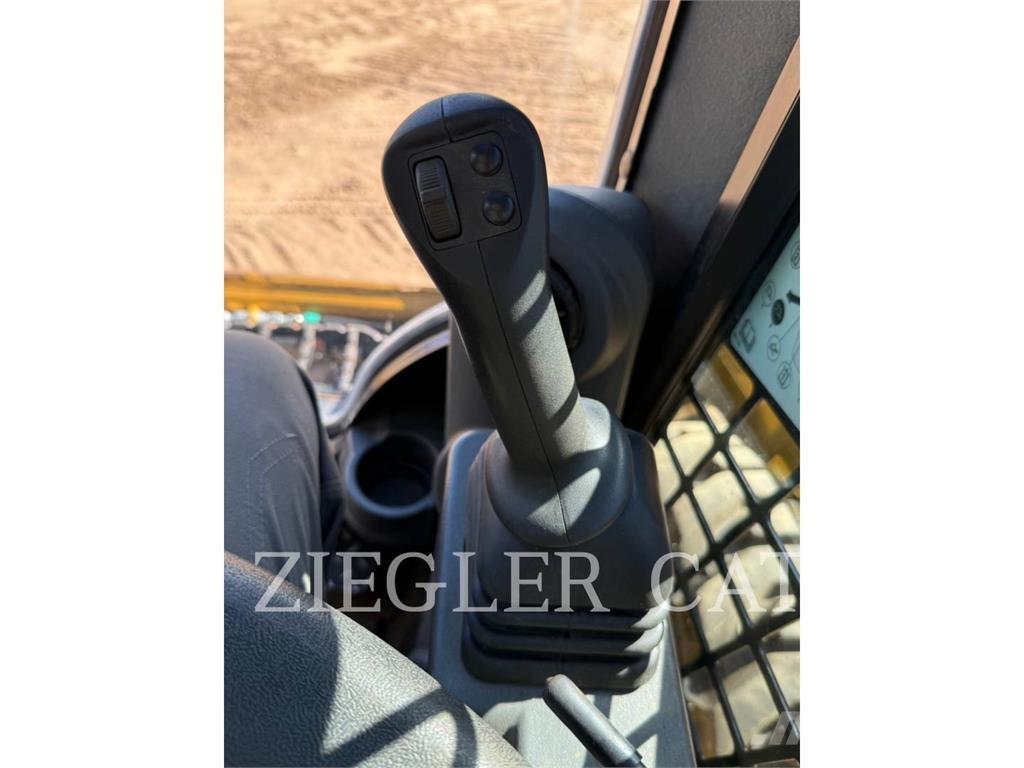 CAT 242D3 Liukuohjatut kuormaajat