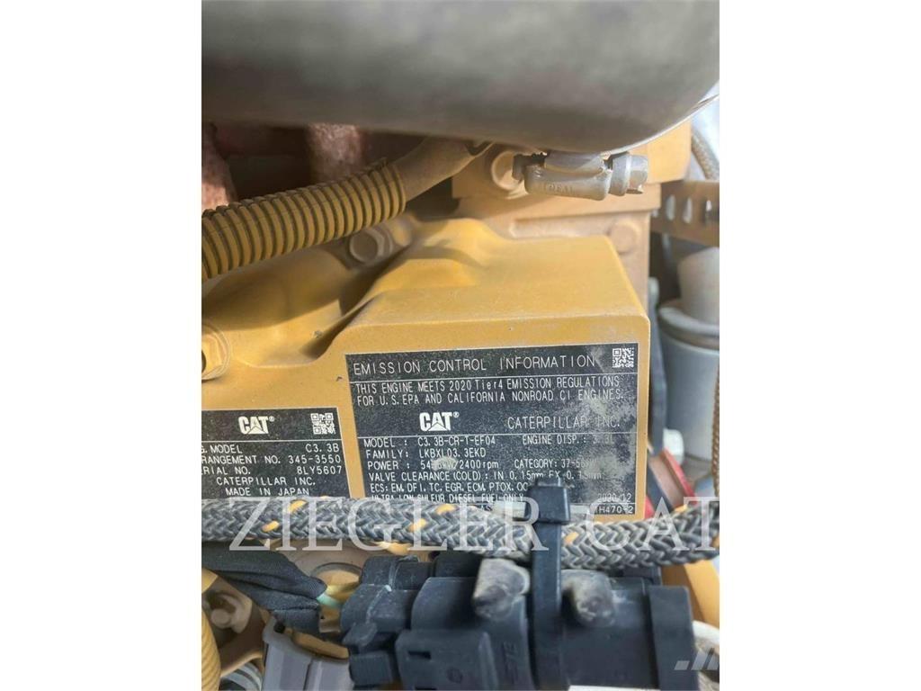 CAT 242D3 Liukuohjatut kuormaajat
