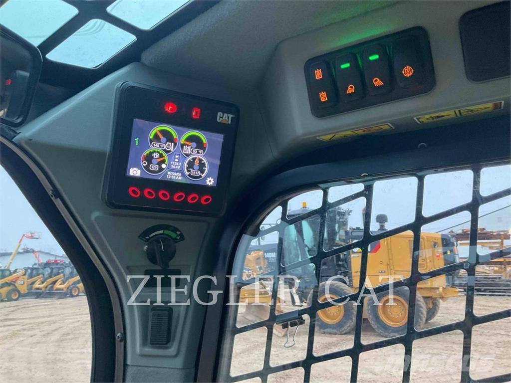 CAT 242D3 Liukuohjatut kuormaajat