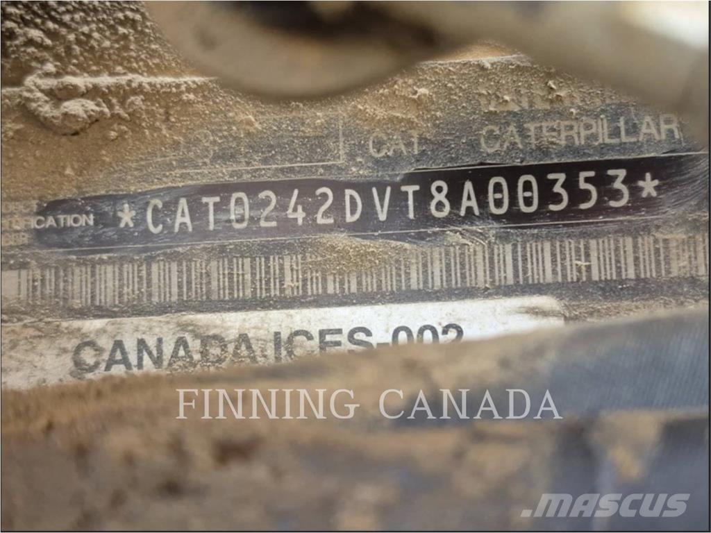 CAT 242D3 Liukuohjatut kuormaajat