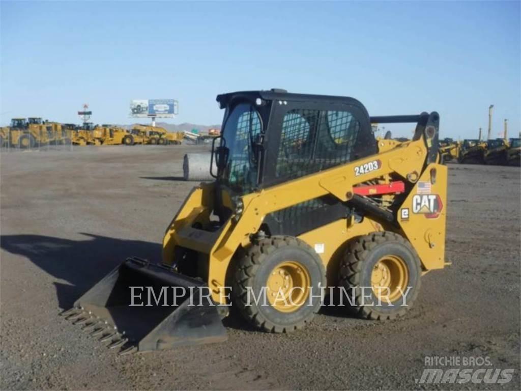 CAT 242D3 CA Liukuohjatut kuormaajat