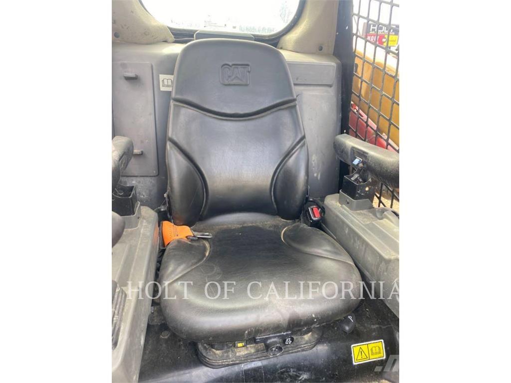 CAT 246 HF Liukuohjatut kuormaajat