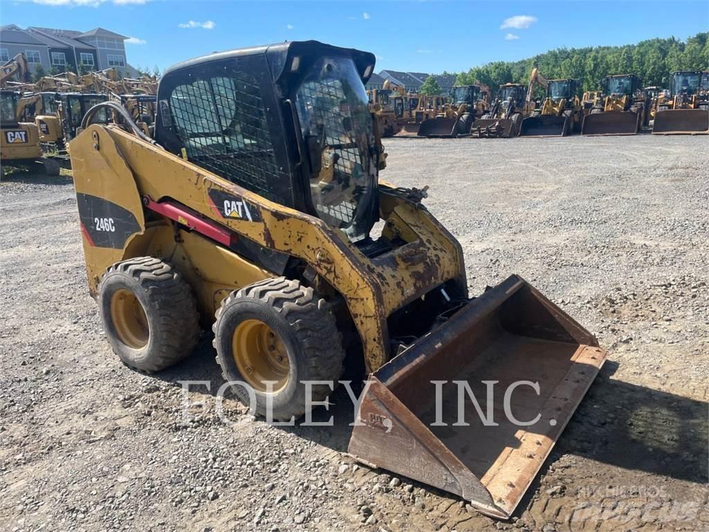 CAT 246C Liukuohjatut kuormaajat