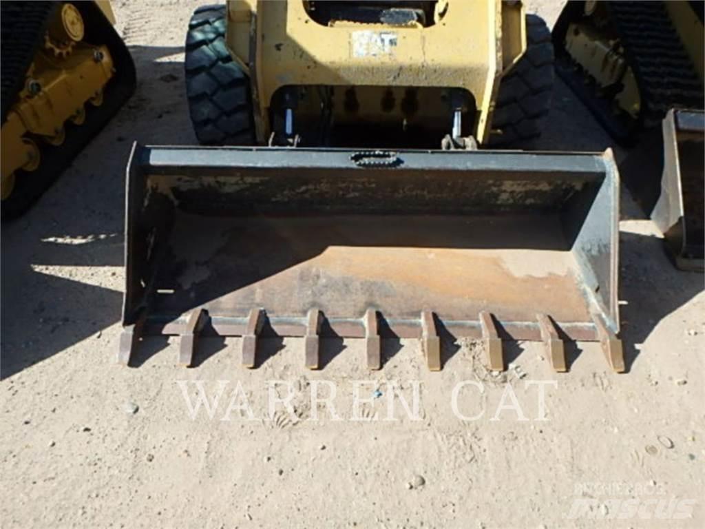 CAT 246D Liukuohjatut kuormaajat