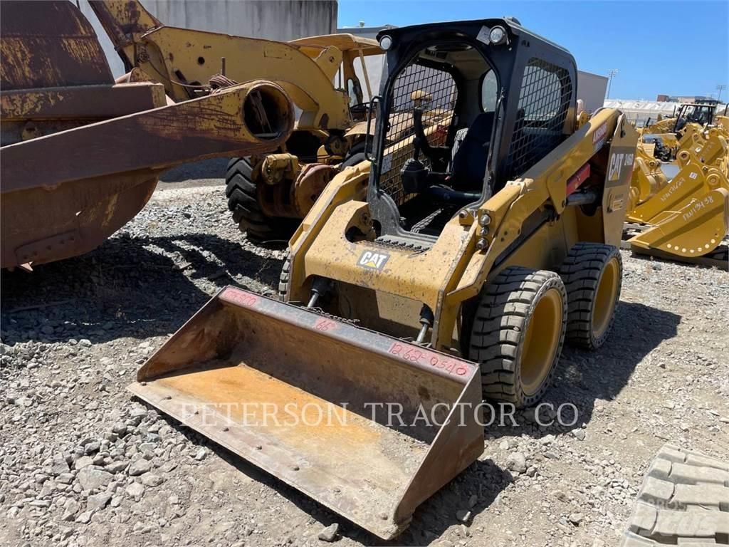 CAT 246D Liukuohjatut kuormaajat