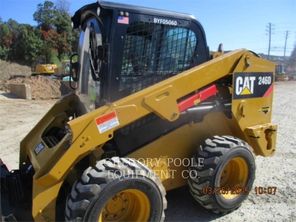 CAT 246D Liukuohjatut kuormaajat