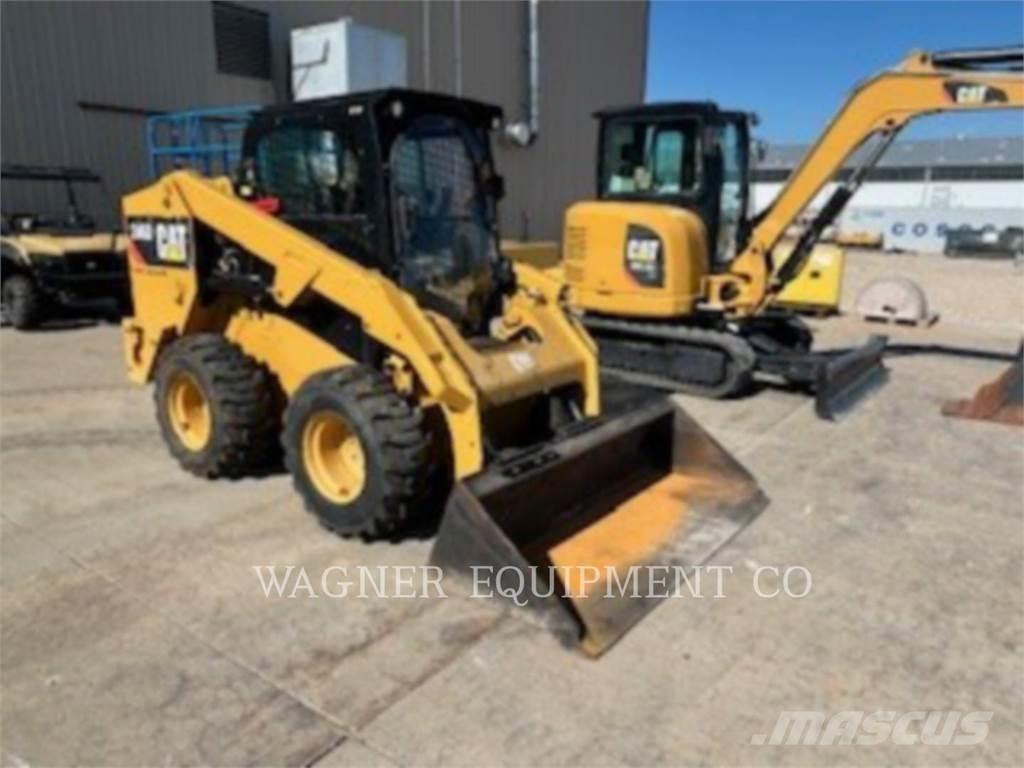 CAT 246D Liukuohjatut kuormaajat