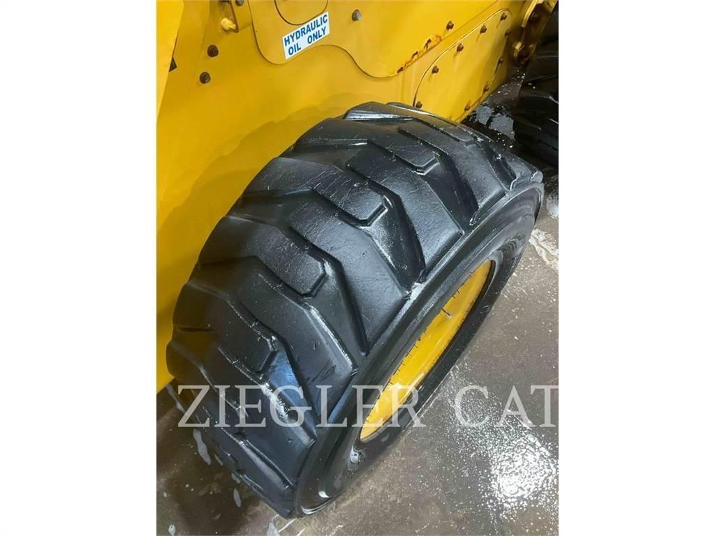 CAT 246D3 Liukuohjatut kuormaajat