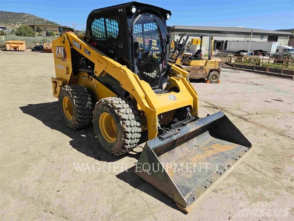 CAT 246D3 Liukuohjatut kuormaajat