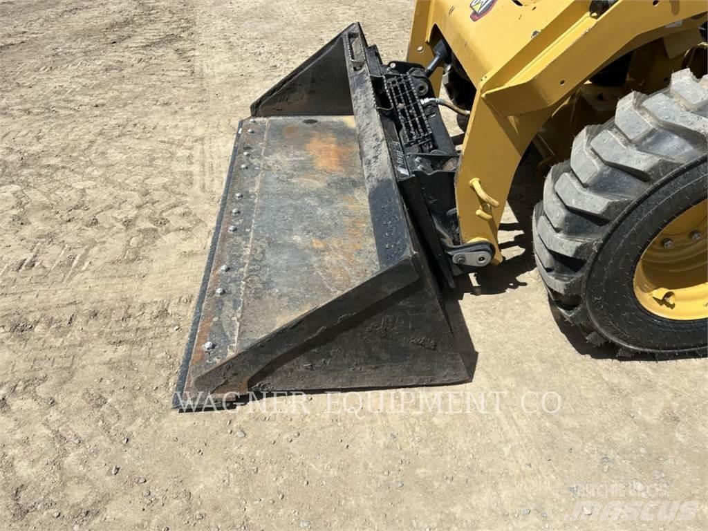 CAT 246D3 Liukuohjatut kuormaajat
