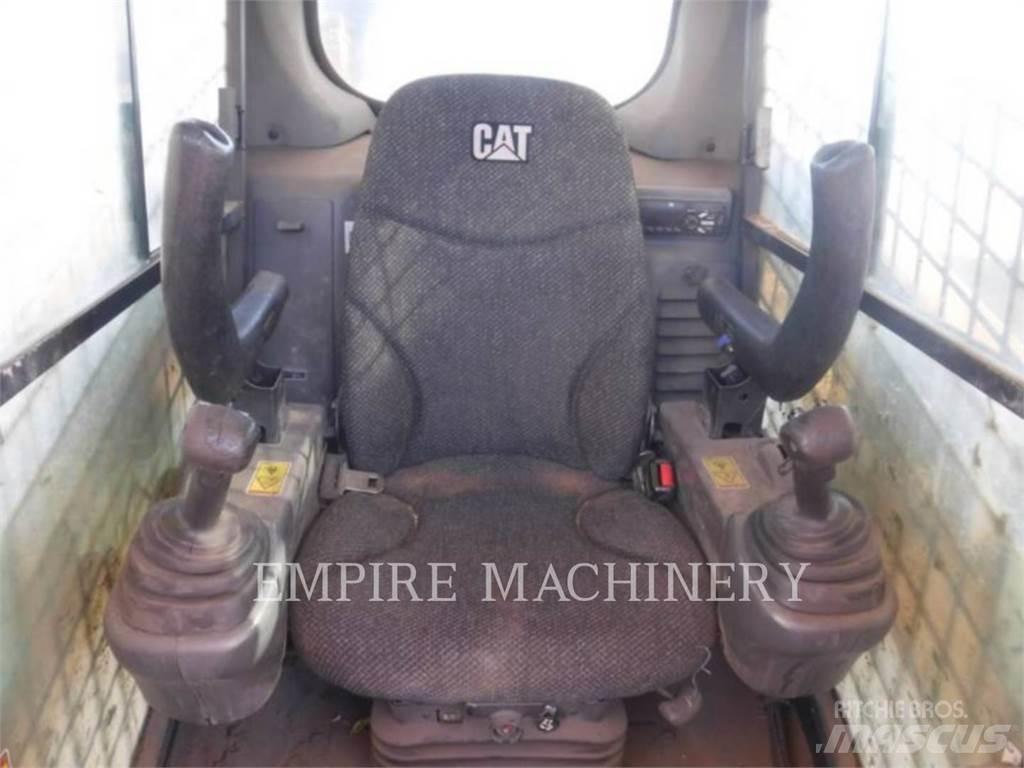 CAT 249D Liukuohjatut kuormaajat