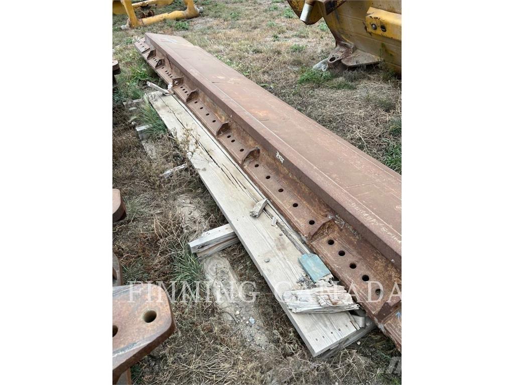 CAT 24M Puskulevyt