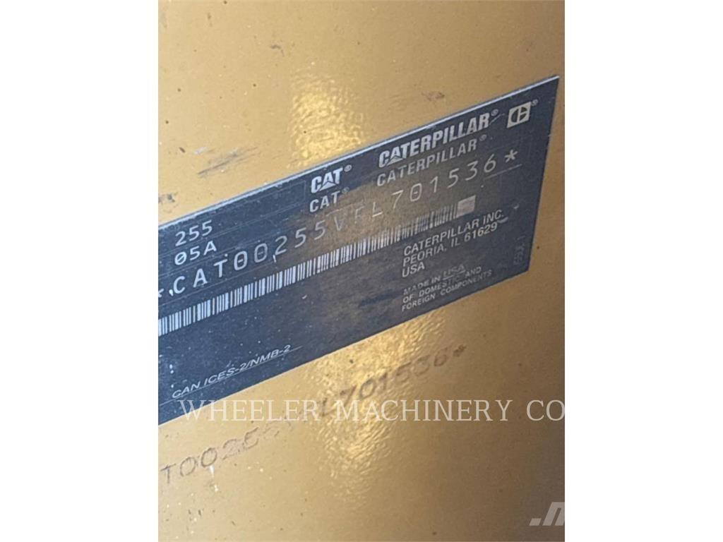 CAT 255 C3HF Telakuormaajat