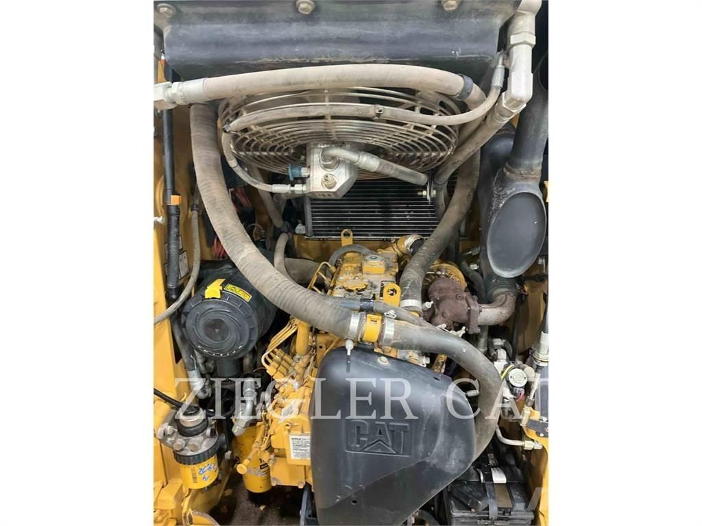 CAT 257B2 Telakuormaajat