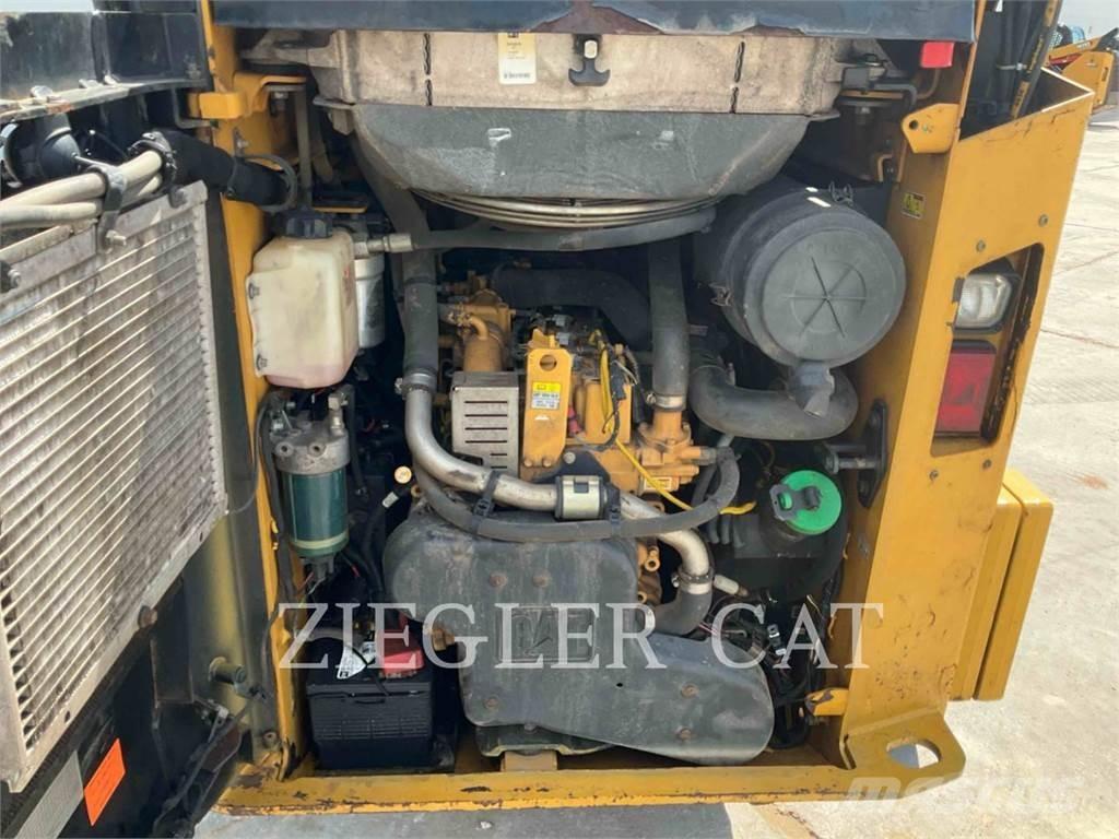 CAT 257D Telakuormaajat