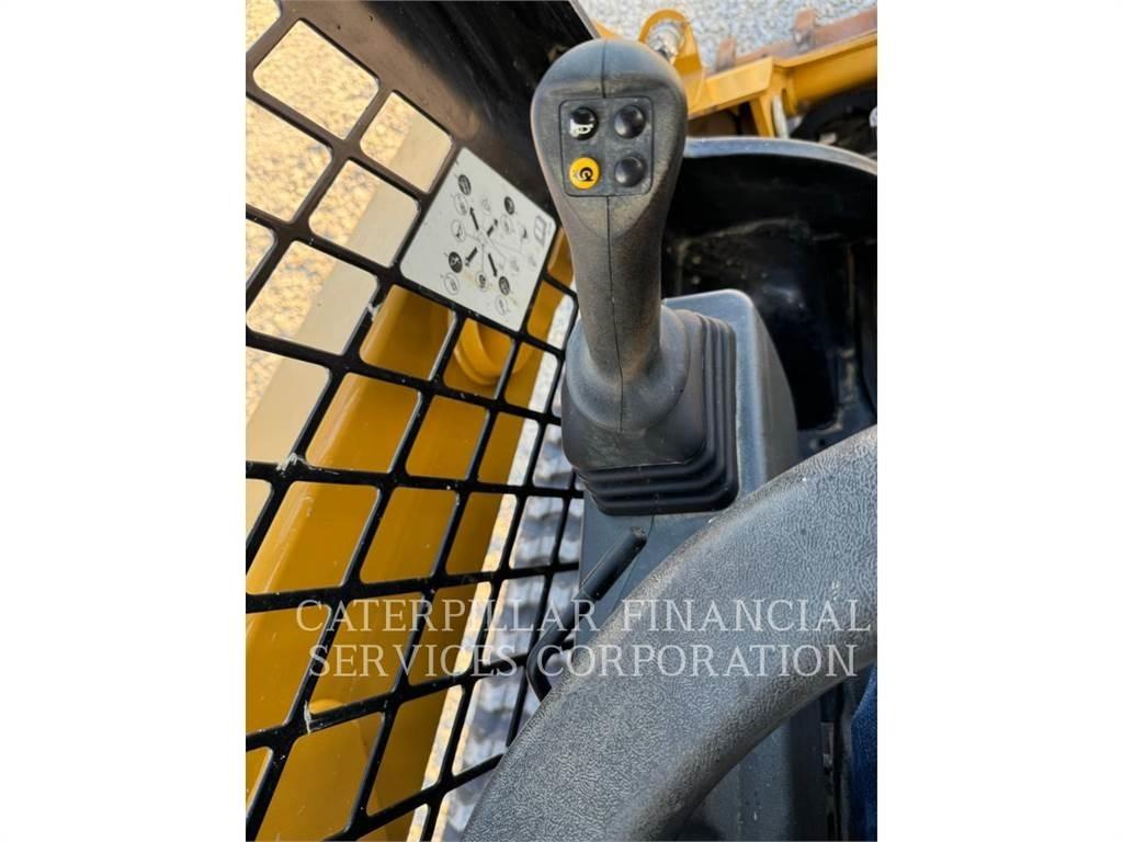 CAT 259D3 Telakuormaajat