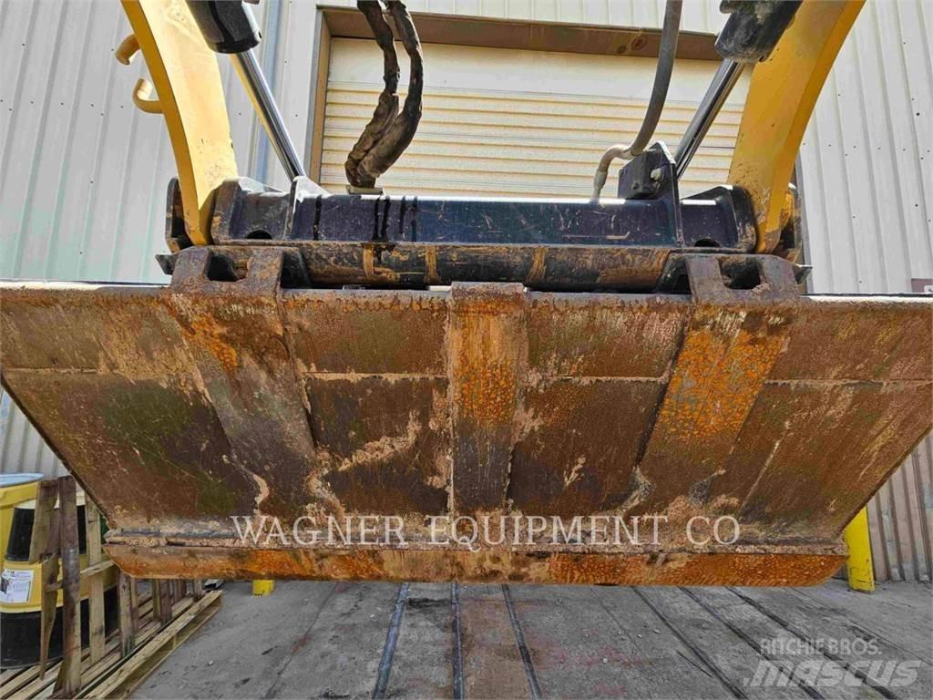 CAT 259D3 Telakuormaajat