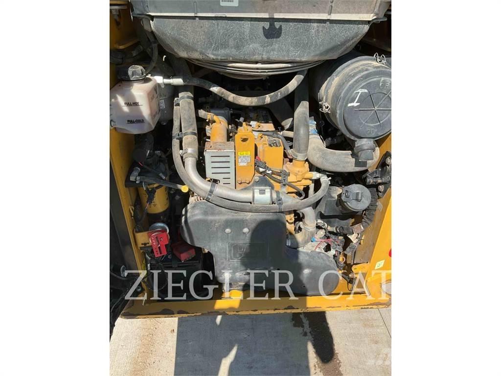 CAT 259D3 Telakuormaajat