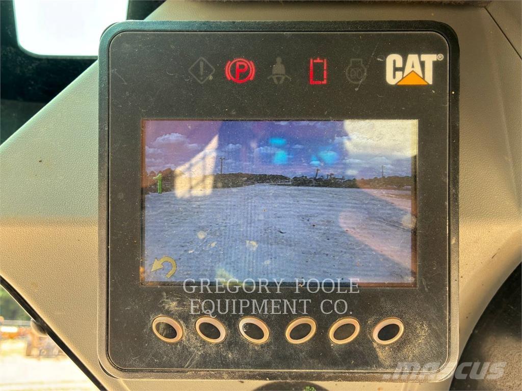 CAT 259D3 Telakuormaajat