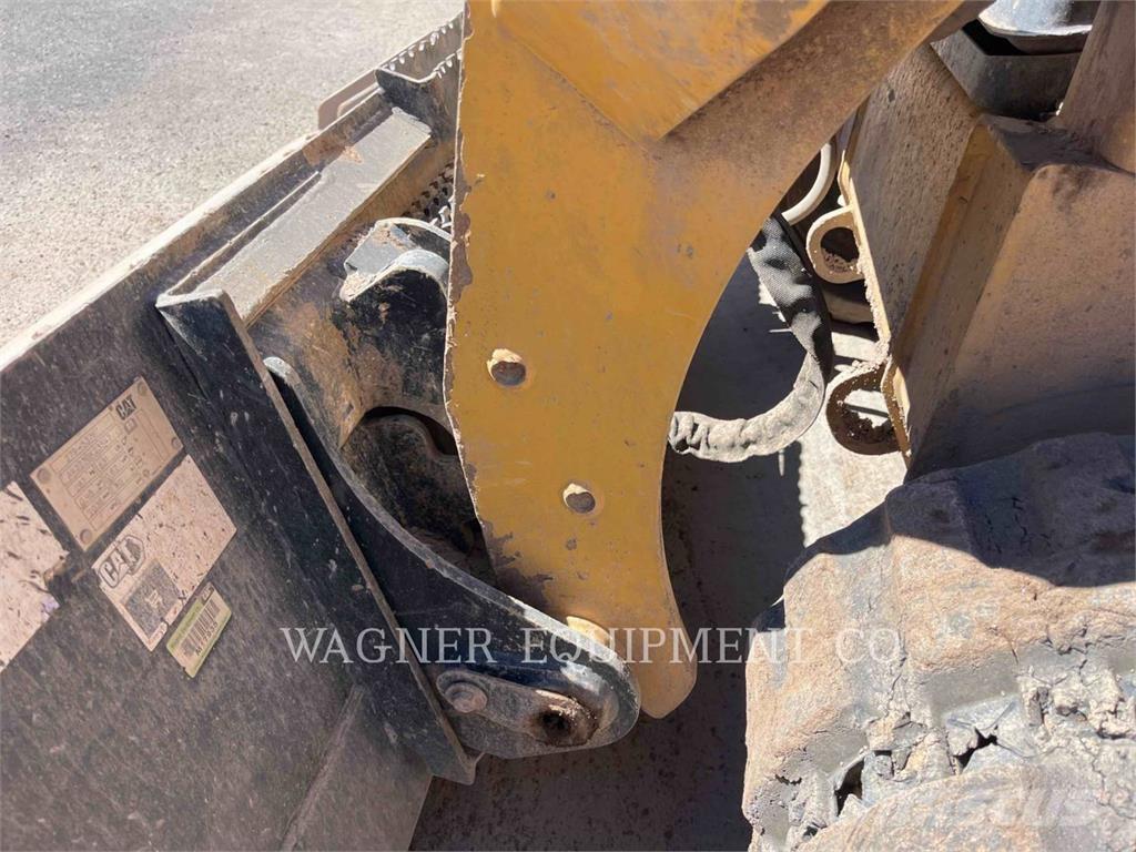 CAT 259D3 Telakuormaajat