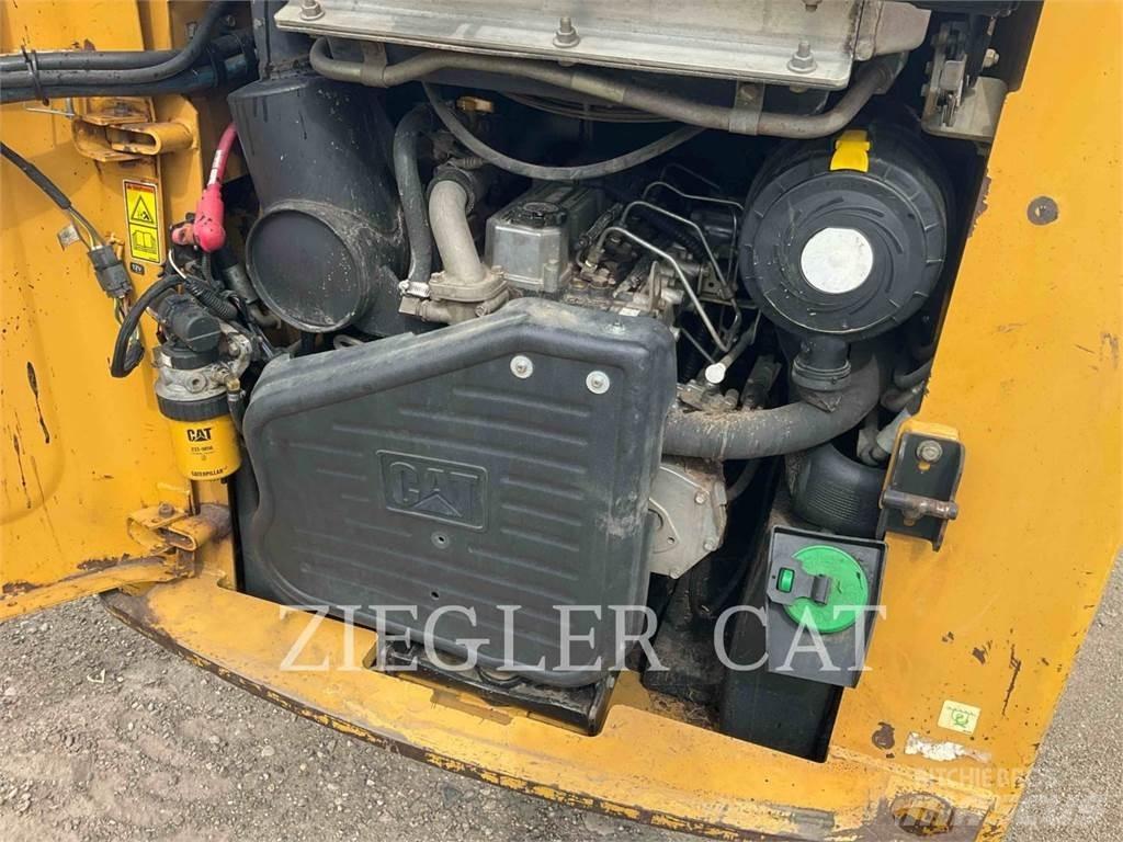 CAT 262C Liukuohjatut kuormaajat