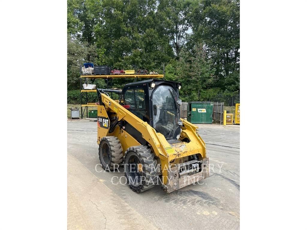 CAT 262D Liukuohjatut kuormaajat