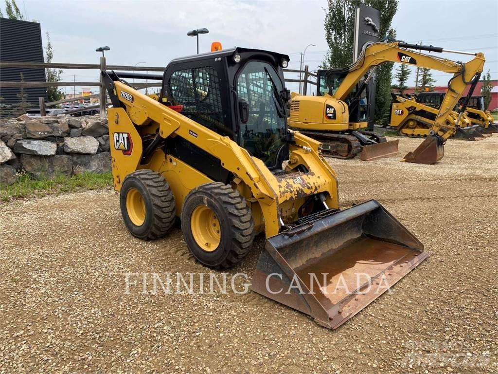 CAT 262D Liukuohjatut kuormaajat