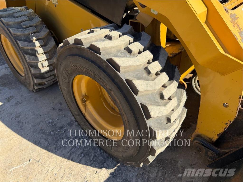 CAT 262D Liukuohjatut kuormaajat