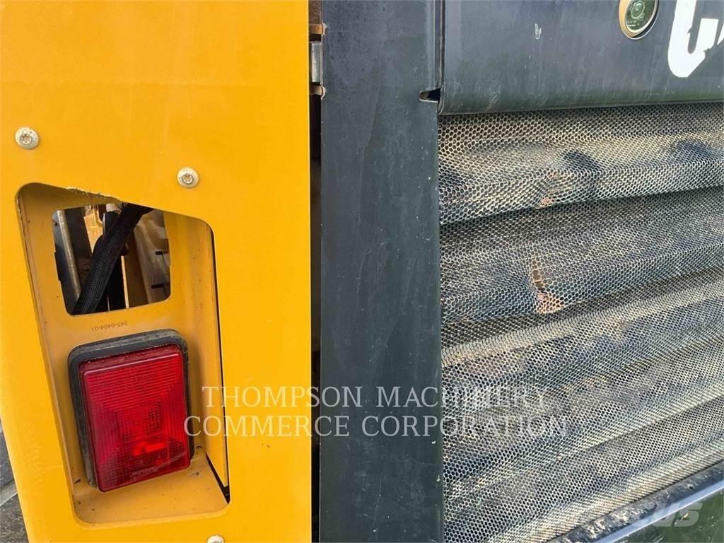 CAT 262D Liukuohjatut kuormaajat