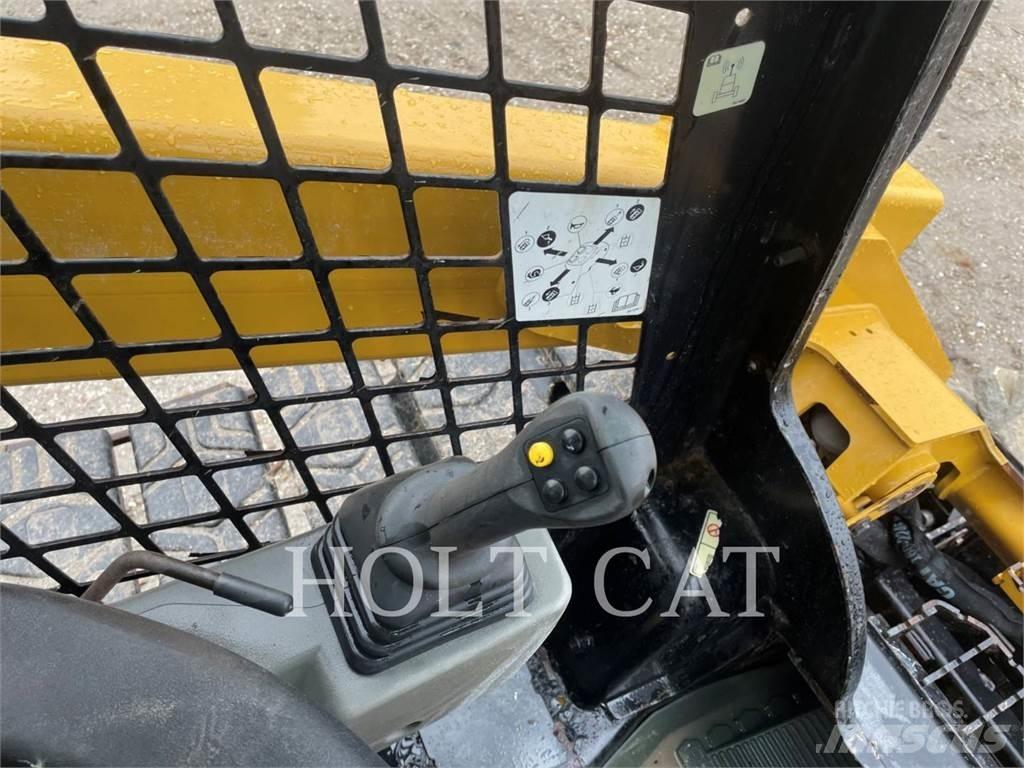CAT 262D3 Liukuohjatut kuormaajat