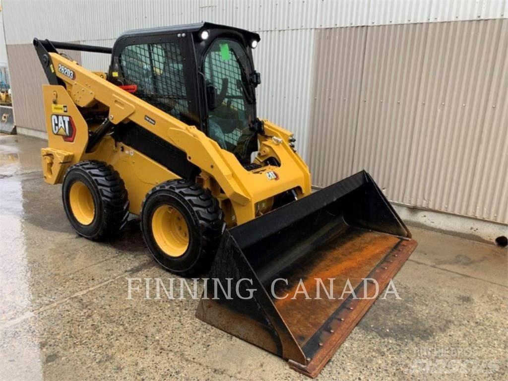 CAT 262D3 Liukuohjatut kuormaajat