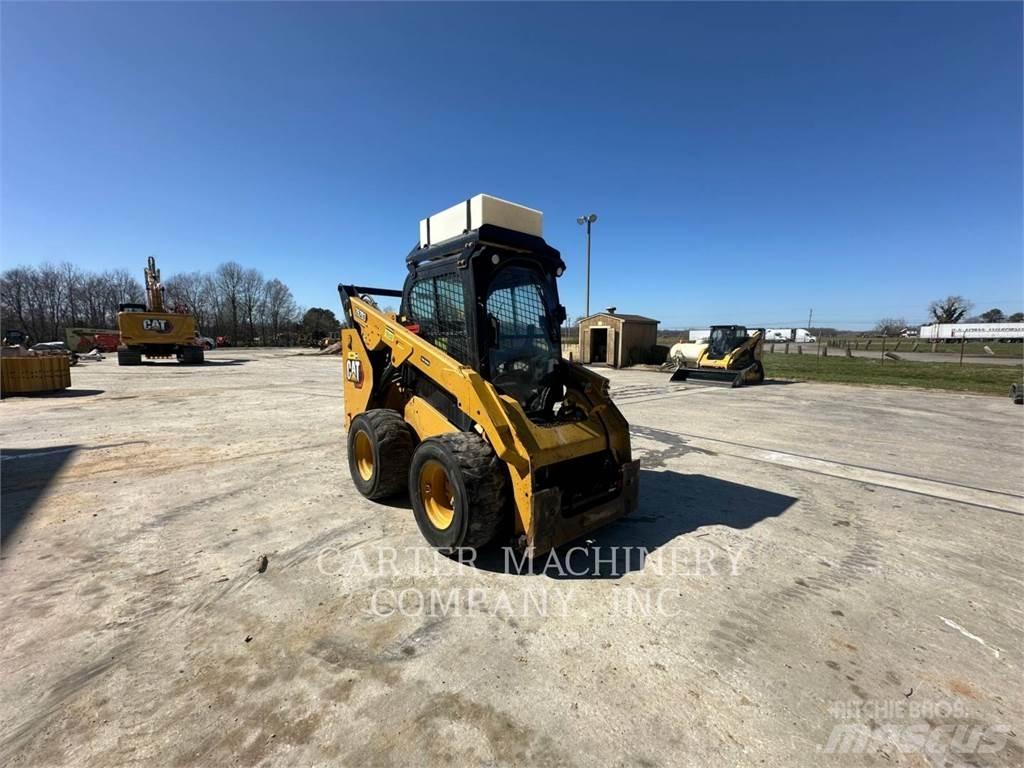 CAT 262D3 Liukuohjatut kuormaajat